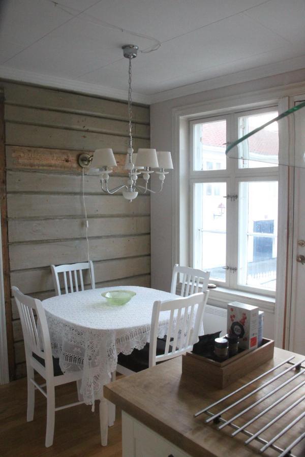 Gamle Apoteket I Gamle Skudeneshavn Apartment Exterior foto
